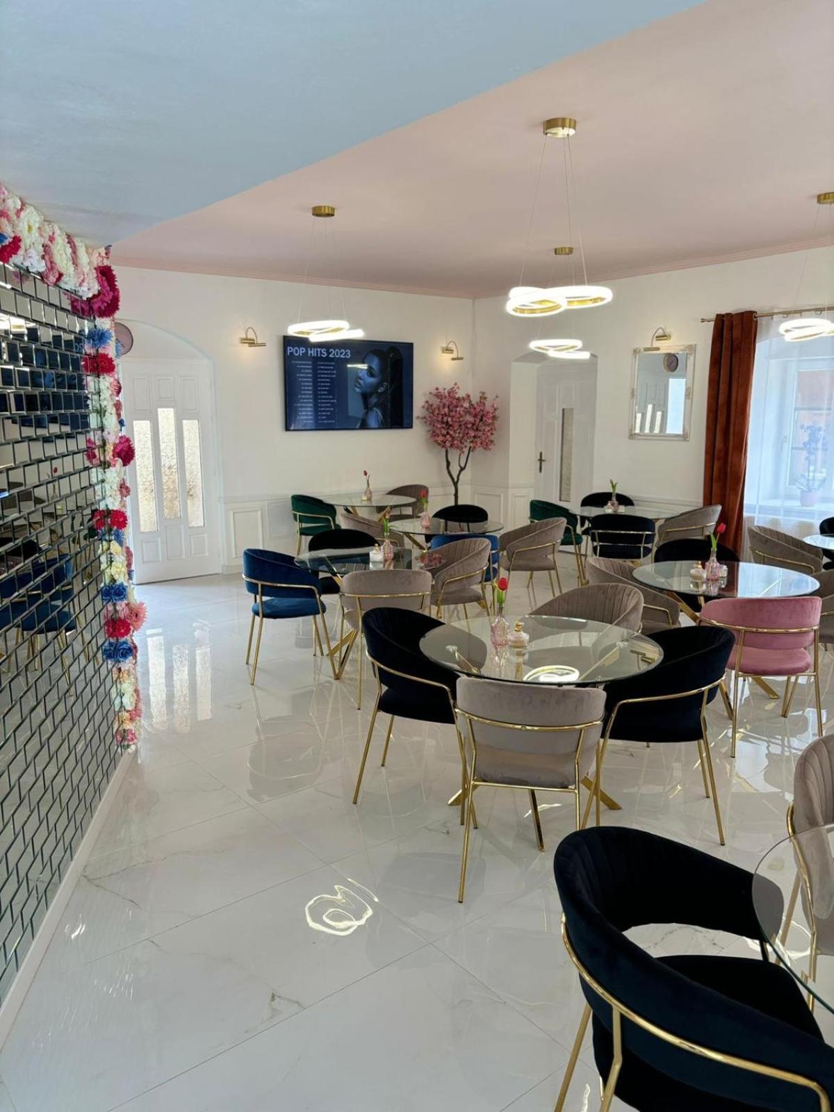Boutique Hotel Posta Rl Oravsky Podzamok Exterior photo